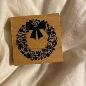 Inkadinkado - Wood Mounted Stamp - Wreath